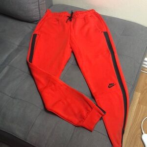 🦋new Nike red/orange joggers S